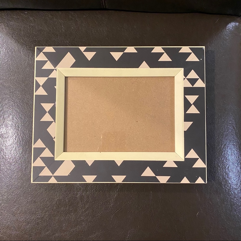 Last chance!! 5x7” Picture Frame